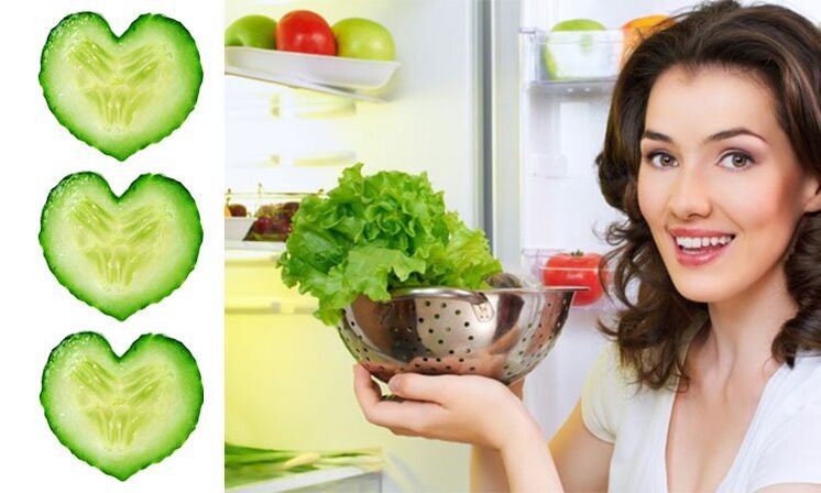 fille avec des produits à partir desquels un produit cosmétique pour le rajeunissement de la peau du visage est préparé